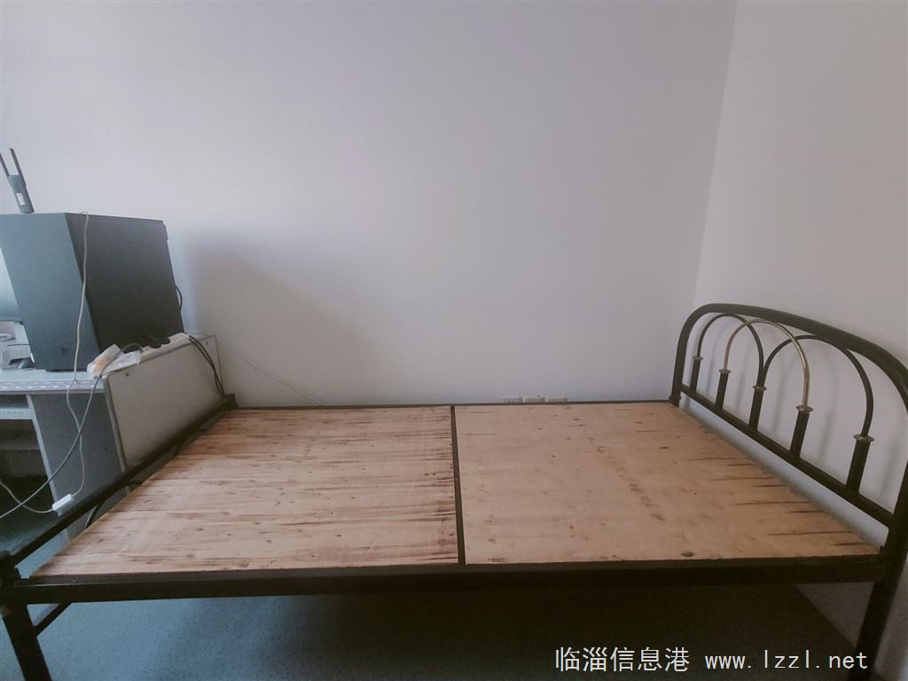 轉(zhuǎn)讓單人床一張，1米*2米